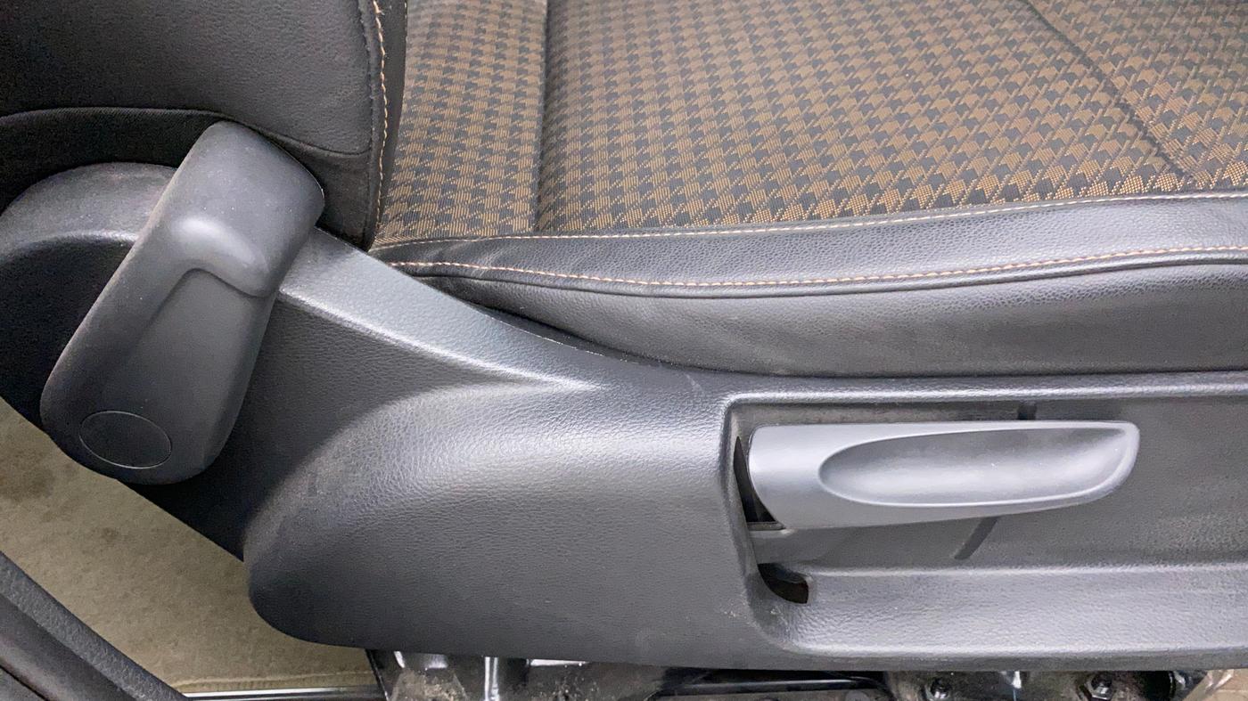 2018 Volkswagen Polo HIGHLINE PLUS 1.2L PETROL, Petrol, Manual, 18,913 km, Driver Side Adjustment Panel