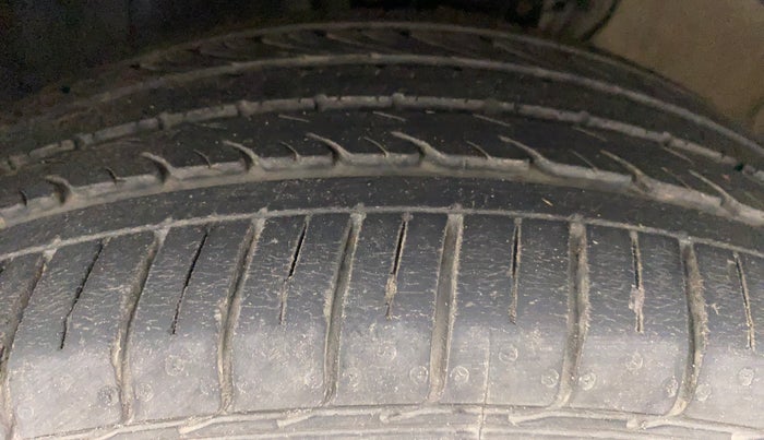 2018 Volkswagen Polo HIGHLINE PLUS 1.2L PETROL, Petrol, Manual, 18,913 km, Left Front Tyre Tread