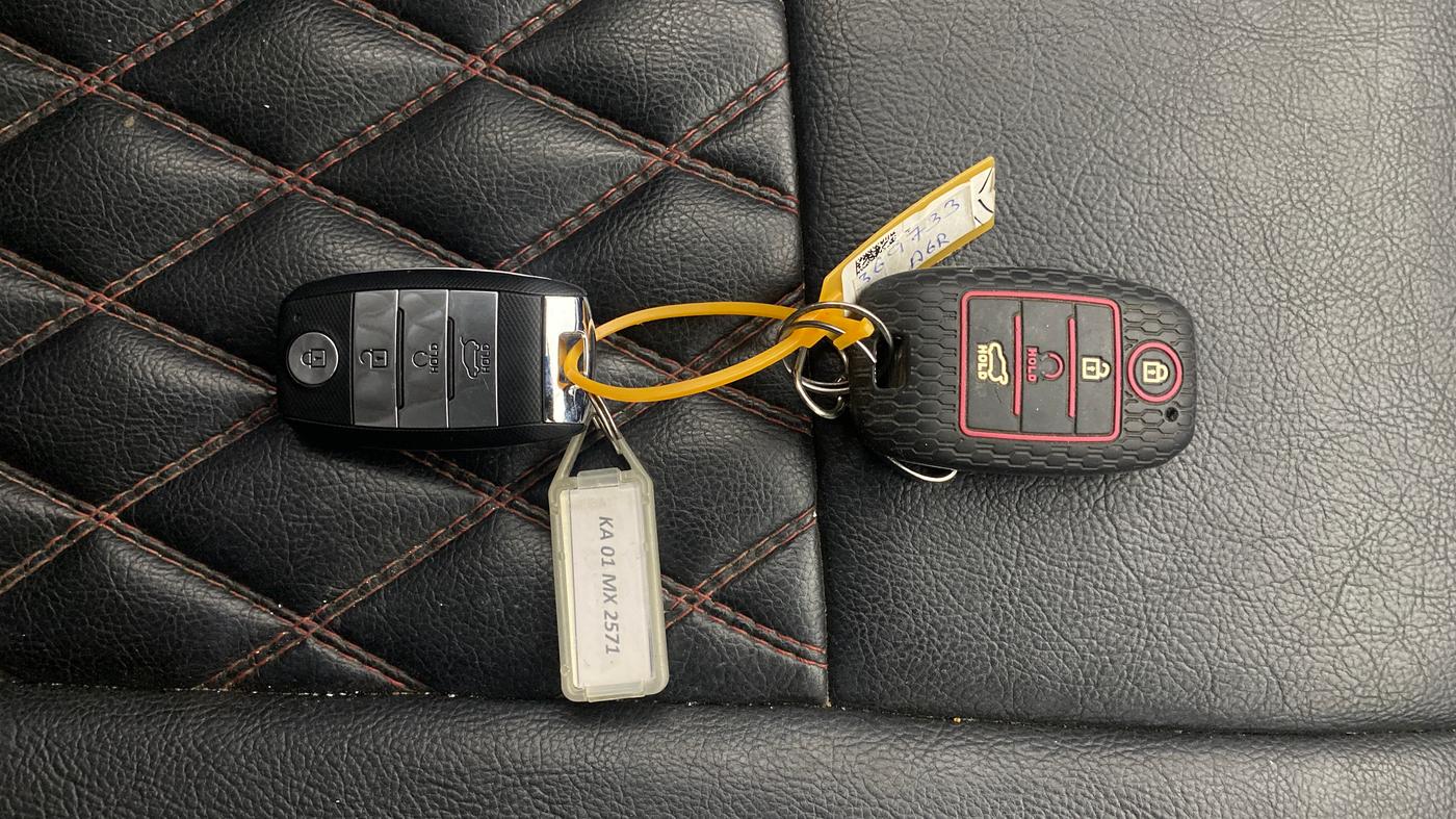 2022 KIA SELTOS HTK PLUS 1.5 IMT, Petrol, Manual, 75,876 km, Key Close Up