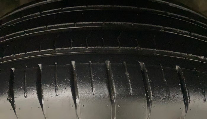 2022 Tata PUNCH CREATIVE  AMT, Petrol, Automatic, 23,703 km, Right Front Tyre Tread