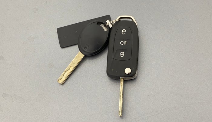 2019 Tata Tiago XZ PETROL, Petrol, Manual, 33,426 km, Key Close Up