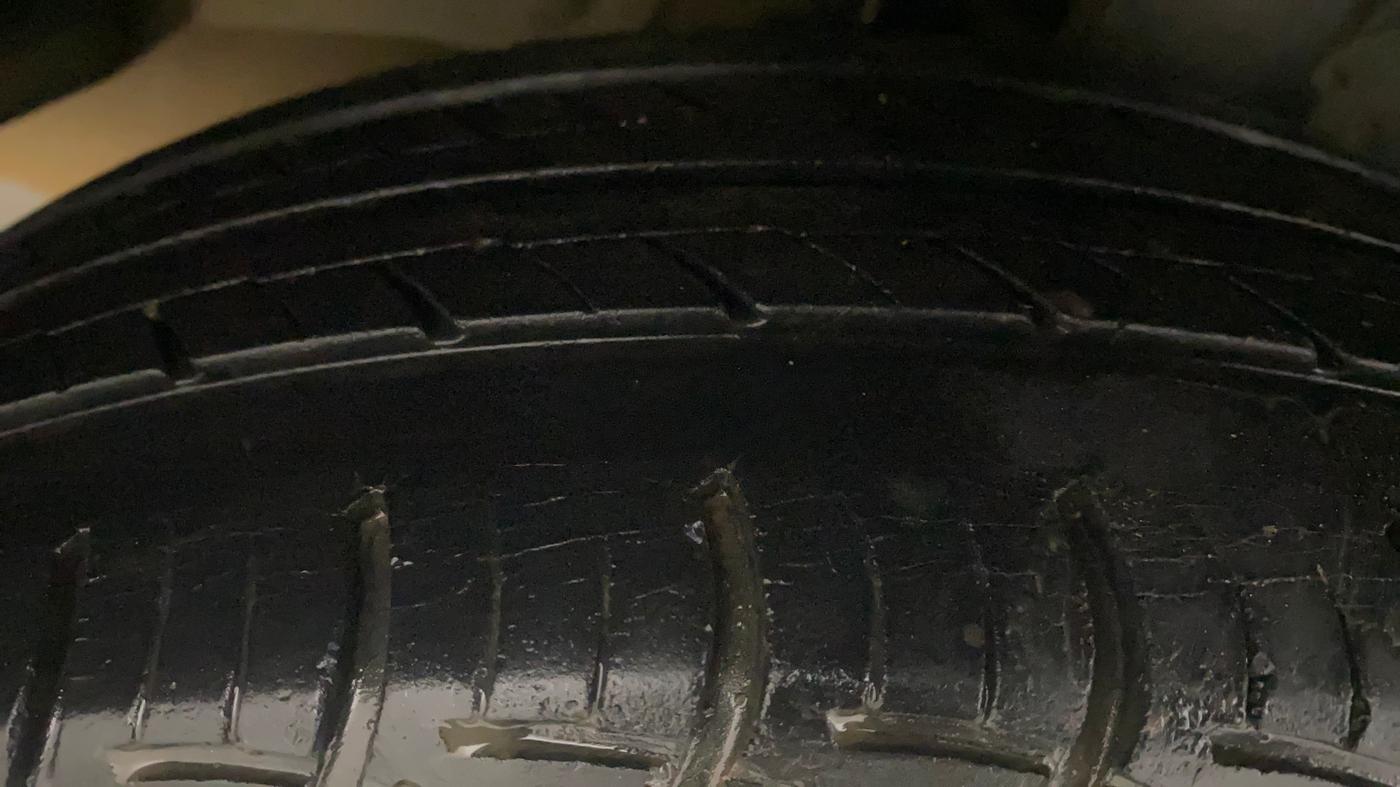 2018 Maruti Ertiga ZXI+, Petrol, Manual, 48,250 km, Right Rear Tyre Tread