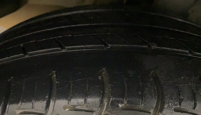2018 Maruti Ertiga ZXI+, Petrol, Manual, 48,250 km, Right Rear Tyre Tread