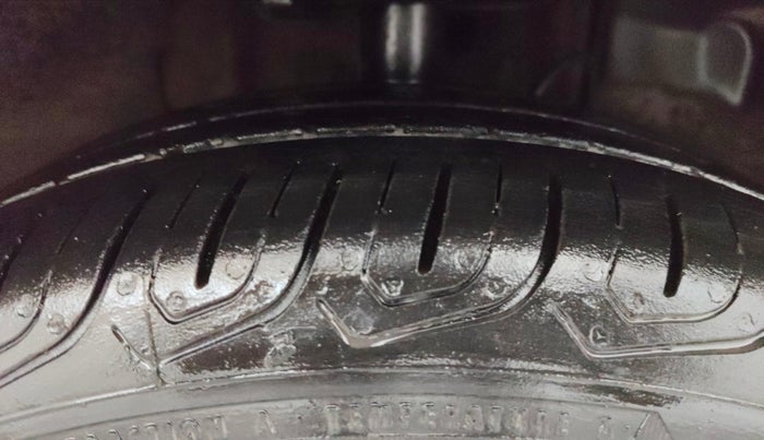 2018 Tata Tiago XZA PETROL, Petrol, Automatic, 76,983 km, Right Front Tyre Tread