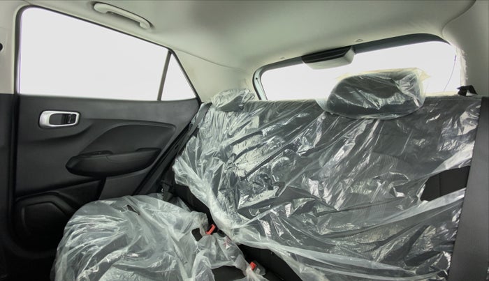 2021 Hyundai VENUE SX 1.5 (O) EXECUTIVE CRDI, Diesel, Manual, Right Side Rear Door Cabin