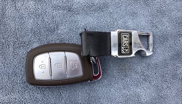 2021 Hyundai VENUE SX 1.5 (O) EXECUTIVE CRDI, Diesel, Manual, Key Close Up