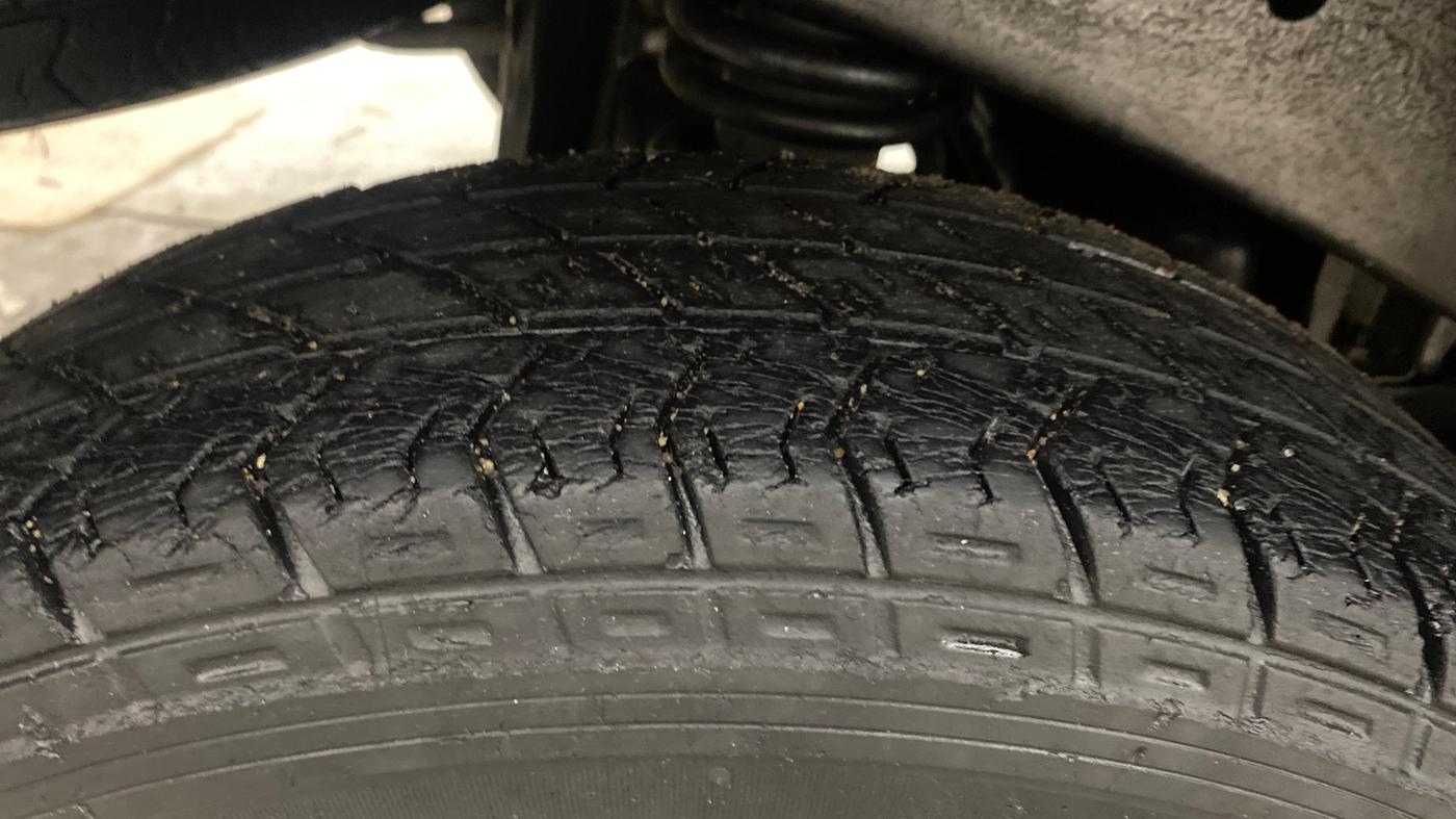 2016 Maruti Eeco 7 STR, Petrol, Manual, 33,663 km, Right Rear Tyre Tread