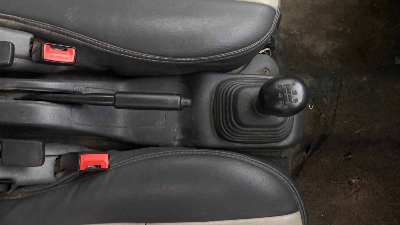 2016 Maruti Eeco 7 STR, Petrol, Manual, 33,663 km, Gear Lever