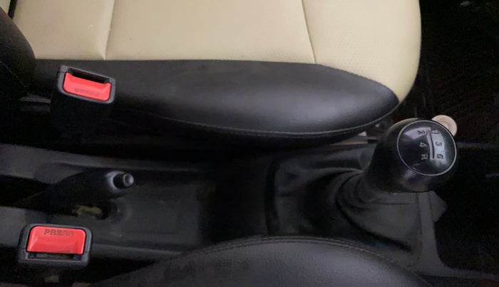 2014 Hyundai Eon D-LITE, CNG, Manual, 32,394 km, Gear Lever