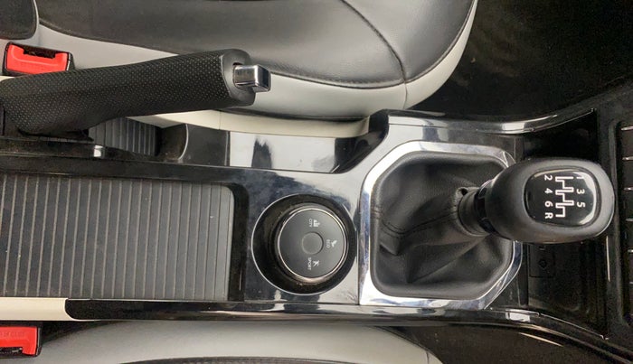 2021 Tata NEXON XZ PLUS SUNROOF PETROL DUAL TONE, Petrol, Manual, 52,481 km, Gear Lever