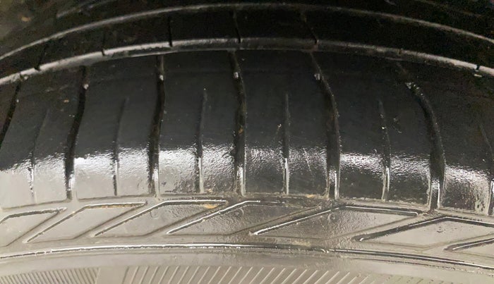 2021 Tata NEXON XZ PLUS SUNROOF PETROL DUAL TONE, Petrol, Manual, 52,481 km, Left Rear Tyre Tread