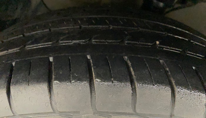 2017 Hyundai Creta SX PLUS 1.6 PETROL DUAL TONE, Petrol, Manual, 86,264 km, Left Front Tyre Tread