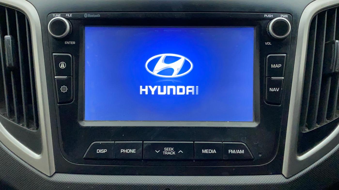 2017 Hyundai Creta SX PLUS 1.6 PETROL DUAL TONE, Petrol, Manual, 86,264 km, Infotainment System