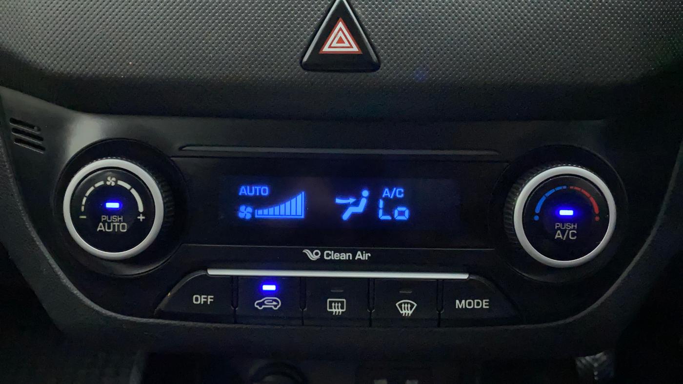 2017 Hyundai Creta SX PLUS 1.6 PETROL DUAL TONE, Petrol, Manual, 86,264 km, Automatic Climate Control