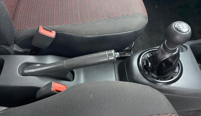 2009 Maruti Swift LXI 1.3, Petrol, Manual, 45,538 km, Gear Lever