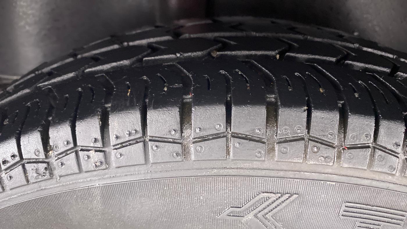 2009 Maruti Swift LXI 1.3, Petrol, Manual, 45,538 km, Left Rear Tyre Tread