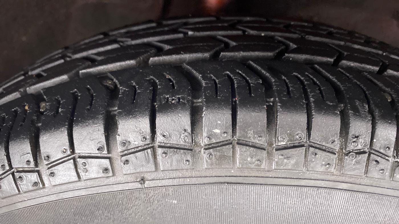 2009 Maruti Swift LXI 1.3, Petrol, Manual, 45,538 km, Right Front Tyre Tread