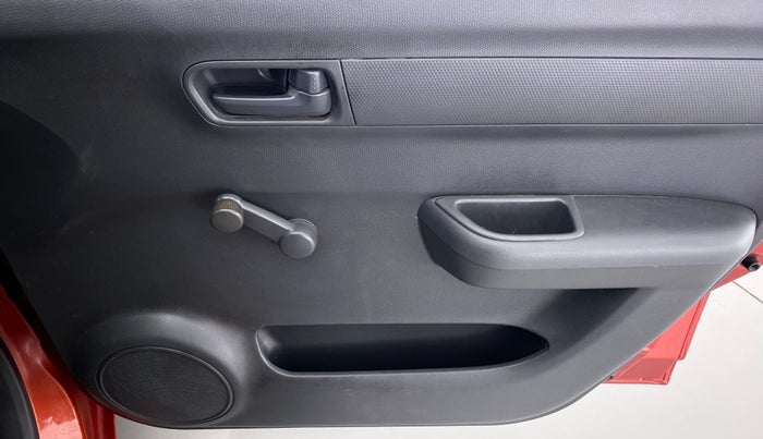 2009 Maruti Swift LXI 1.3, Petrol, Manual, 45,538 km, Driver Side Door Panels Control