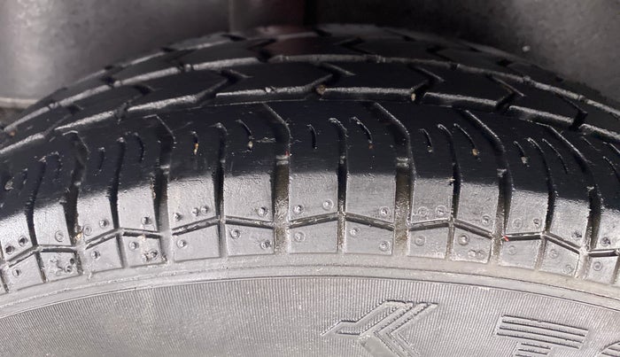 2009 Maruti Swift LXI 1.3, Petrol, Manual, 45,538 km, Right Rear Tyre Tread