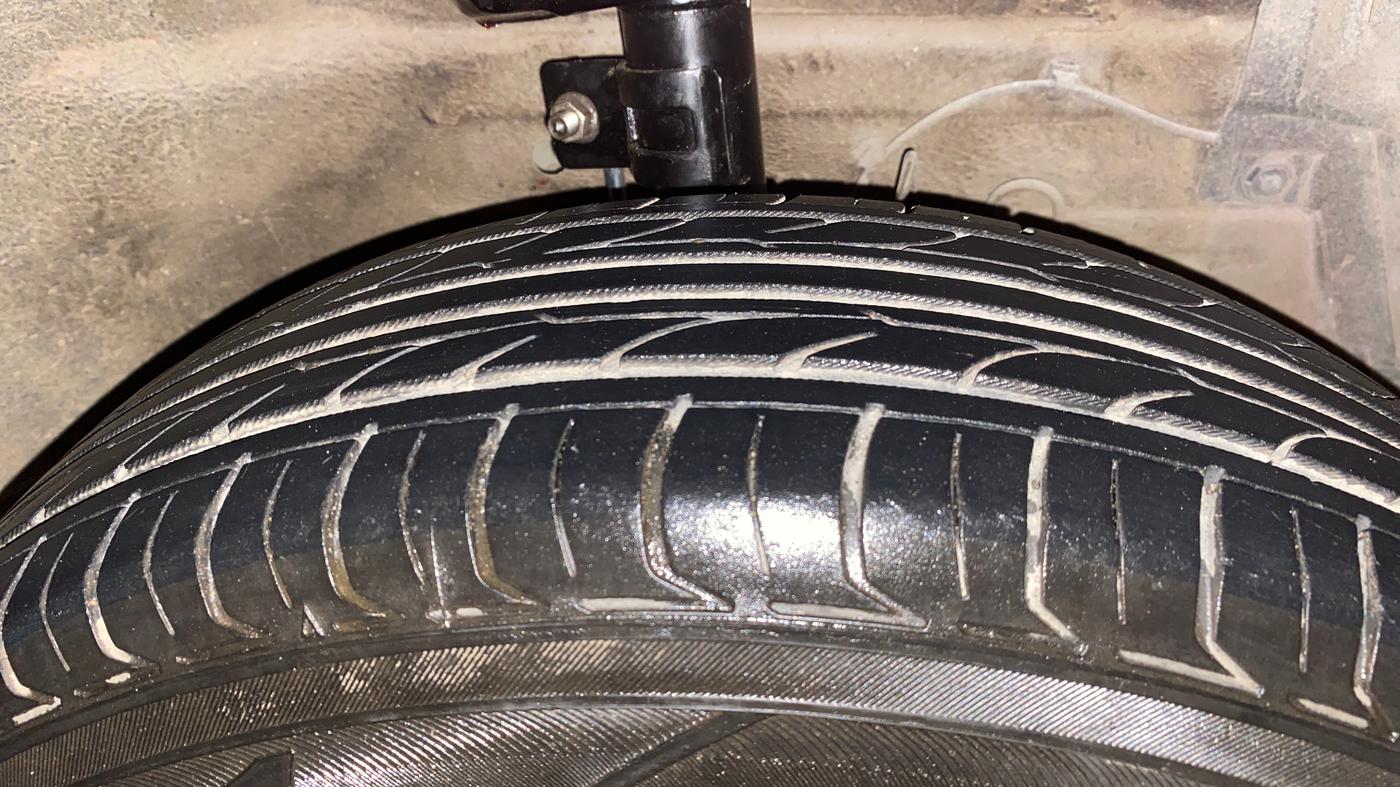 2016 Maruti Swift Dzire VXI AT, Petrol, Automatic, 88,883 km, Right Front Tyre Tread