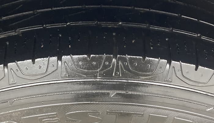 2019 Jeep Compass SPORT PLUS 1.4 PETROL, Petrol, Manual, 38,649 km, Left Rear Tyre Tread