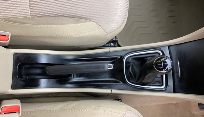 2018 Maruti Ciaz DELTA 1.5 SHVS MT PETROL, Petrol, Manual, 1,23,475 km, Gear Lever
