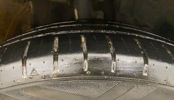 2018 Maruti Baleno ZETA PETROL 1.2, Petrol, Manual, 76,448 km, Right Front Tyre Tread