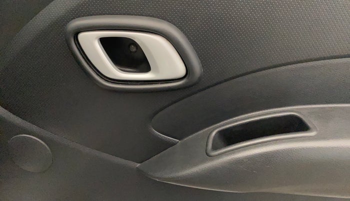 2018 Datsun Redi Go T (O), Petrol, Manual, 33,943 km, Driver Side Door Panels Control