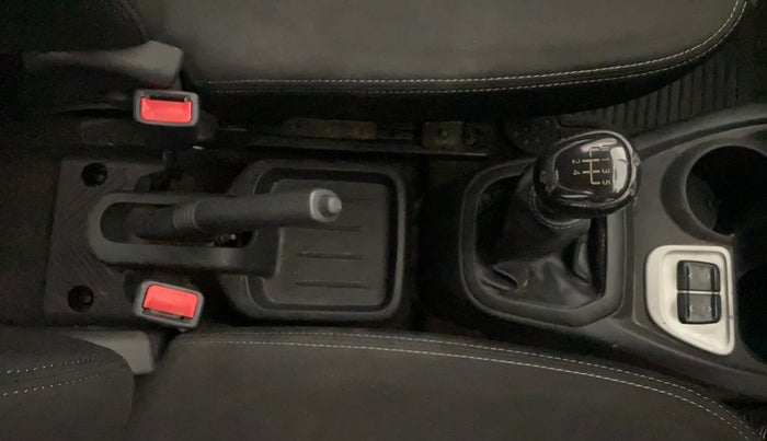 2018 Datsun Redi Go T (O), Petrol, Manual, 33,943 km, Gear Lever