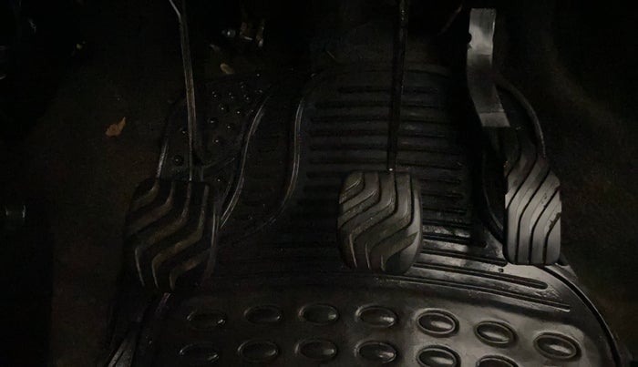 2018 Datsun Redi Go T (O), Petrol, Manual, 33,943 km, Pedals