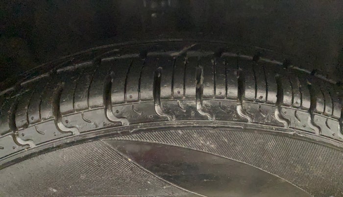 2018 Datsun Redi Go T (O), Petrol, Manual, 33,943 km, Right Front Tyre Tread