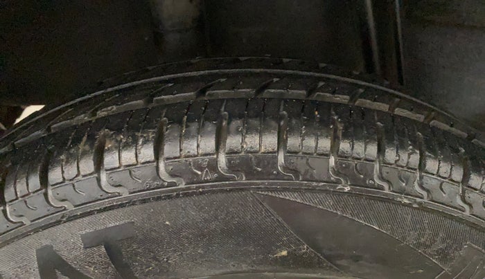 2018 Datsun Redi Go T (O), Petrol, Manual, 33,943 km, Right Rear Tyre Tread