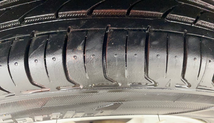 2021 Maruti Swift ZXI, Petrol, Manual, 72,301 km, Right Rear Tyre Tread