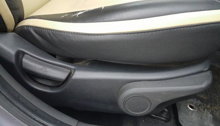 2016 Hyundai Grand i10 ASTA (O) 1.2 KAPPA VTVT, Petrol, Manual, 96,386 km, Driver Side Adjustment Panel