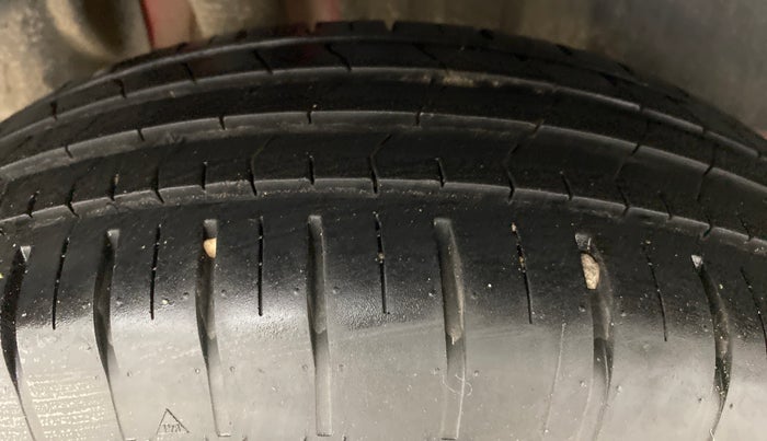 2018 Maruti Swift ZXI (AMT), Petrol, Automatic, 18,168 km, Right Rear Tyre Tread