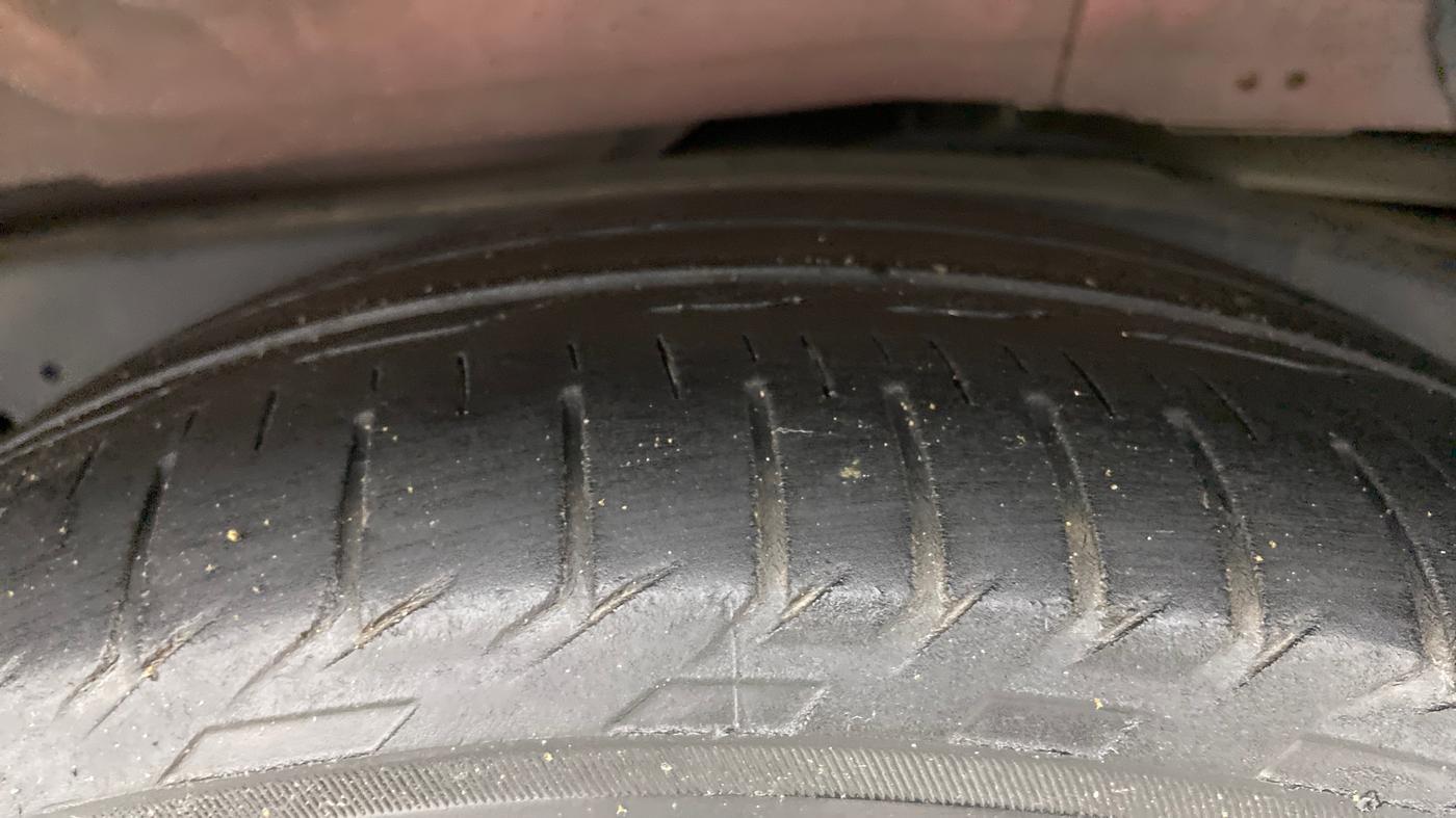 2019 Toyota Innova Crysta TOURING SPORT DIESEL AT, Diesel, Automatic, 65,274 km, Left Rear Tyre Tread