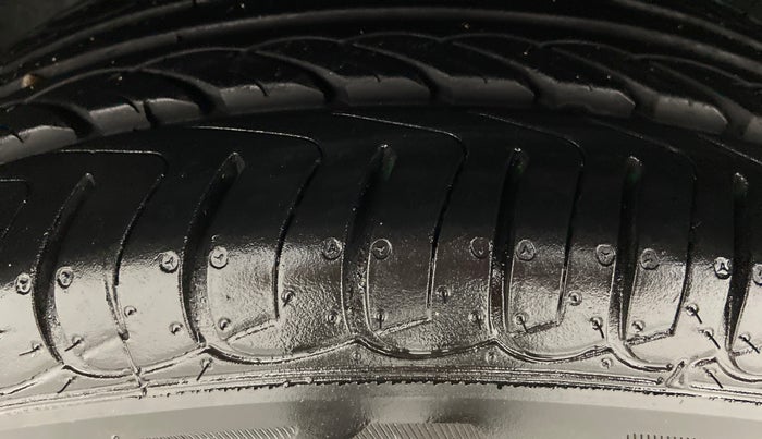 2020 Ford Ecosport 1.5 TITANIUM PLUS TI VCT AT, Petrol, Automatic, 1,856 km, Left Rear Tyre Tread