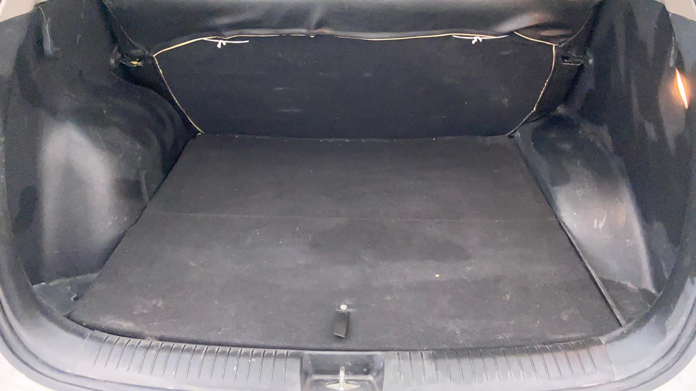 2017 Hyundai Creta 1.6 E + VTVT, Petrol, Manual, 25,212 km, Boot Inside