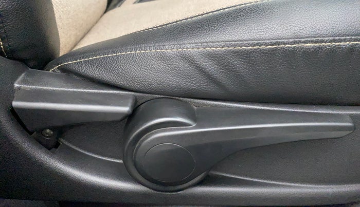 2019 Tata NEXON XZA PLUS DIESEL DUAL TONE, Diesel, Automatic, 34,382 km, Driver Side Adjustment Panel