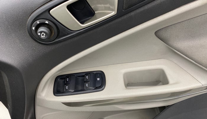 2016 Ford Ecosport 1.5 TITANIUM TI VCT AT, Petrol, Automatic, 62,789 km, Right front window switch / handle - Power window makes minor noise