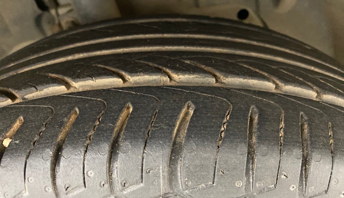 2016 Ford Ecosport 1.5 TITANIUM TI VCT AT, Petrol, Automatic, 62,789 km, Right Front Tyre Tread