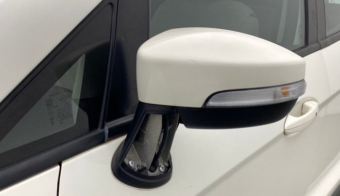 2016 Ford Ecosport 1.5 TITANIUM TI VCT AT, Petrol, Automatic, 62,789 km, Left rear-view mirror - Cover has minor damage