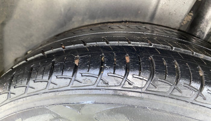 2015 Maruti Ciaz ZXI AT, Petrol, Automatic, 31,251 km, Left Rear Tyre Tread