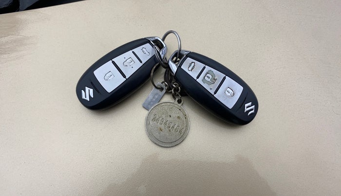 2015 Maruti Ciaz ZXI AT, Petrol, Automatic, 31,251 km, Key Close Up