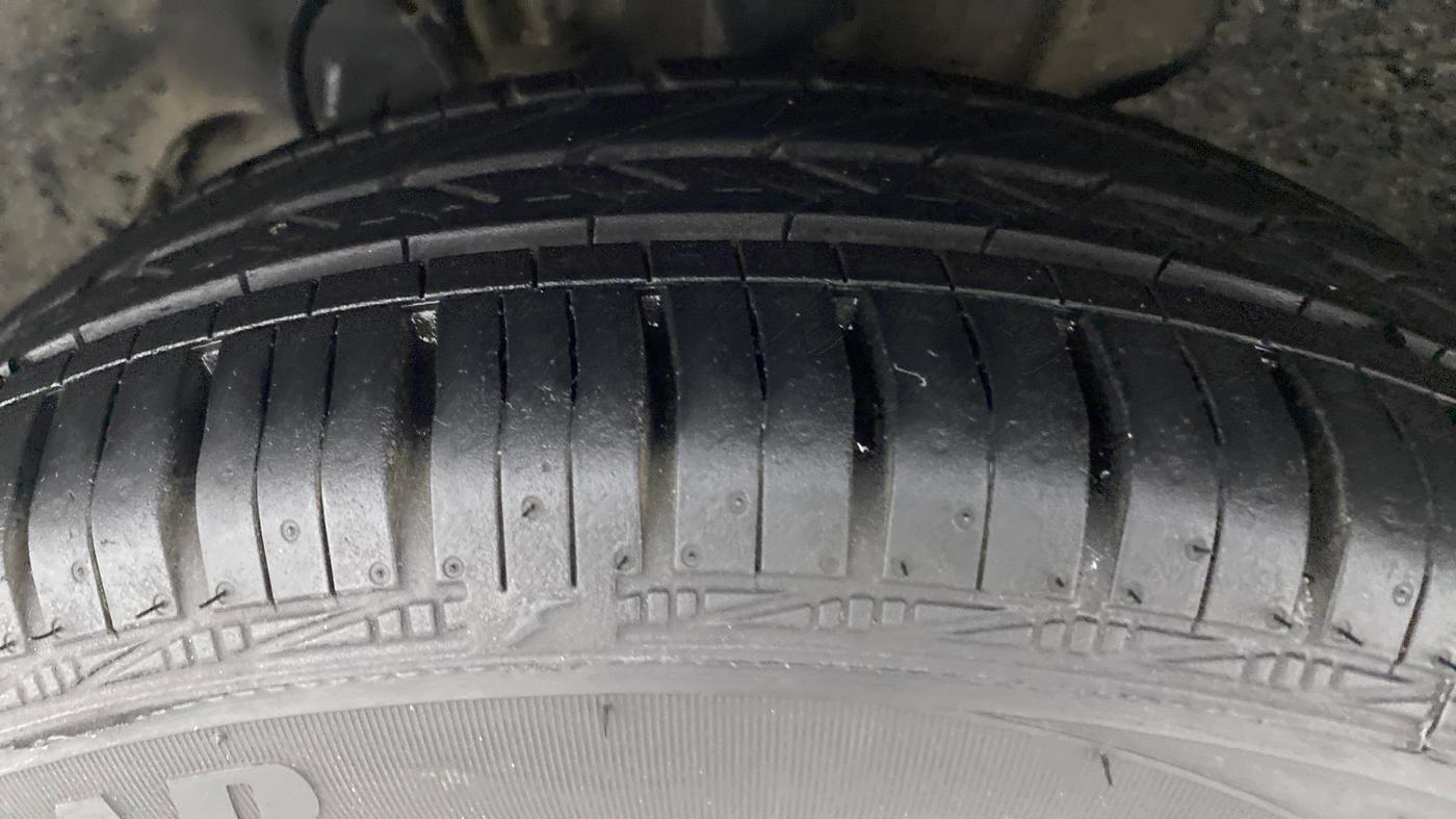 2017 Tata Tiago XZA 1.2 REVOTRON, Petrol, Automatic, 43,262 km, Left Front Tyre Tread