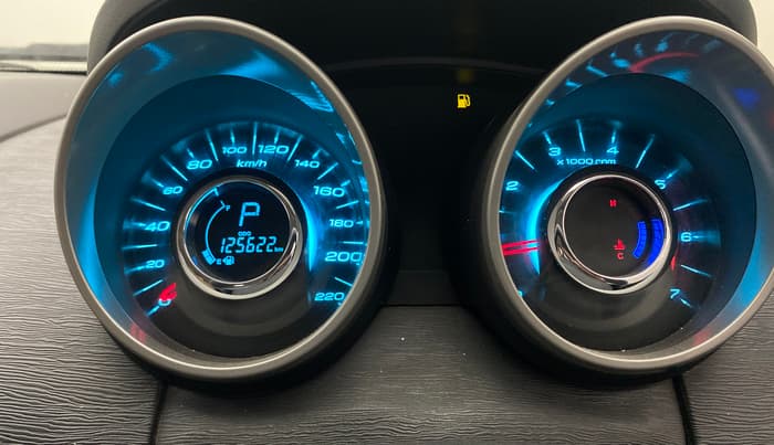 2021 Mahindra XUV500 W7 AT, Diesel, Automatic, 1,25,597 km, Odometer Image