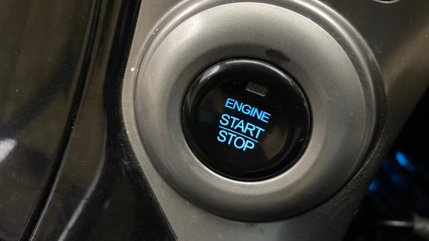 2021 Mahindra XUV500 W7 AT, Diesel, Automatic, 1,25,597 km, Keyless Start/ Stop Button