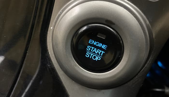 2021 Mahindra XUV500 W7 AT, Diesel, Automatic, 1,25,597 km, Keyless Start/ Stop Button