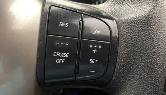 2021 Mahindra XUV500 W7 AT, Diesel, Automatic, 1,25,597 km, Adaptive Cruise Control