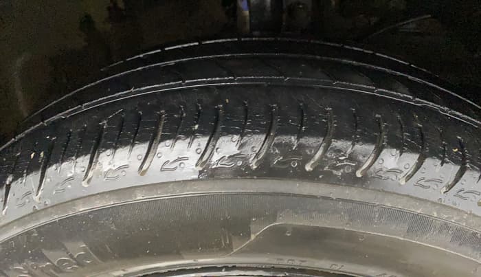 2021 Maruti Baleno DELTA PETROL 1.2, Petrol, Manual, 50,484 km, Right Front Tyre Tread